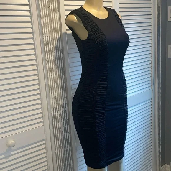 Venus Shape Embrace Ruched Dress size S - Picture 3 of 10